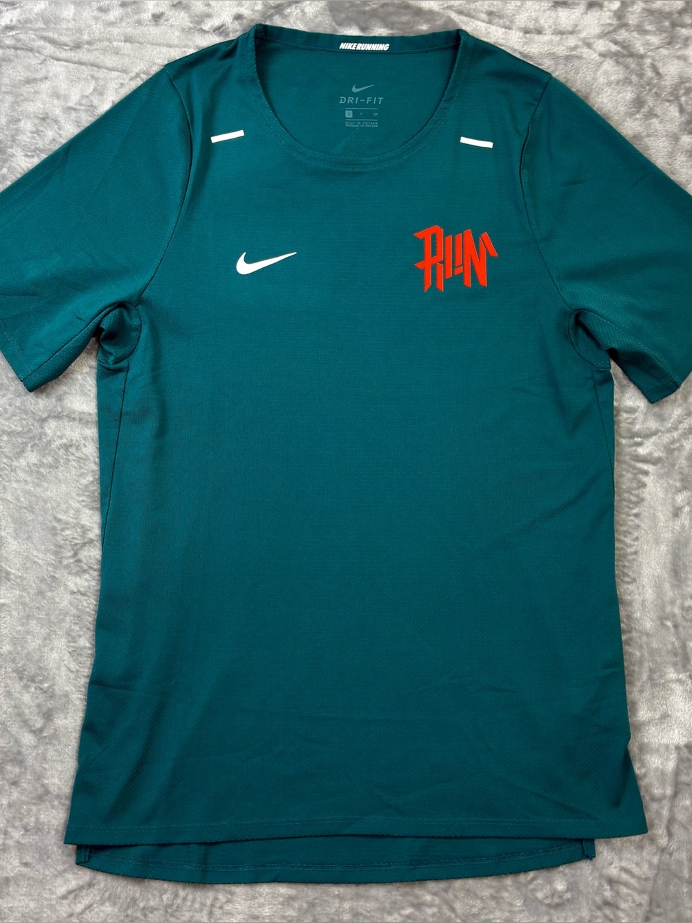 Nike Running Dri Fit Rise 365 Wild Run Performance T-Shirt Size Small Teal Green